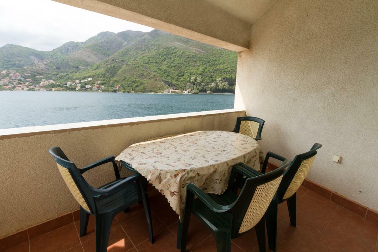 Apartmani Vesna Tivat Ngoại thất bức ảnh