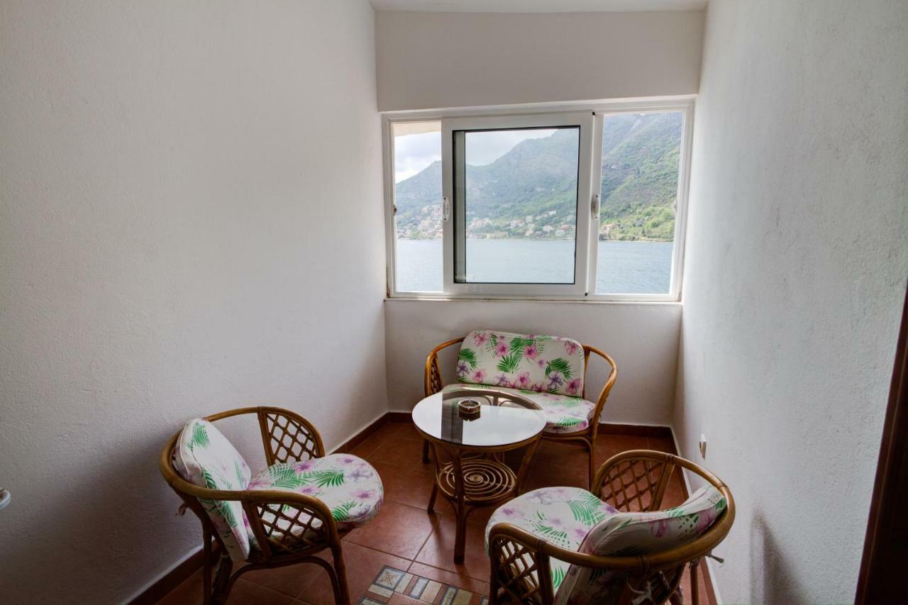 Apartmani Vesna Tivat Ngoại thất bức ảnh