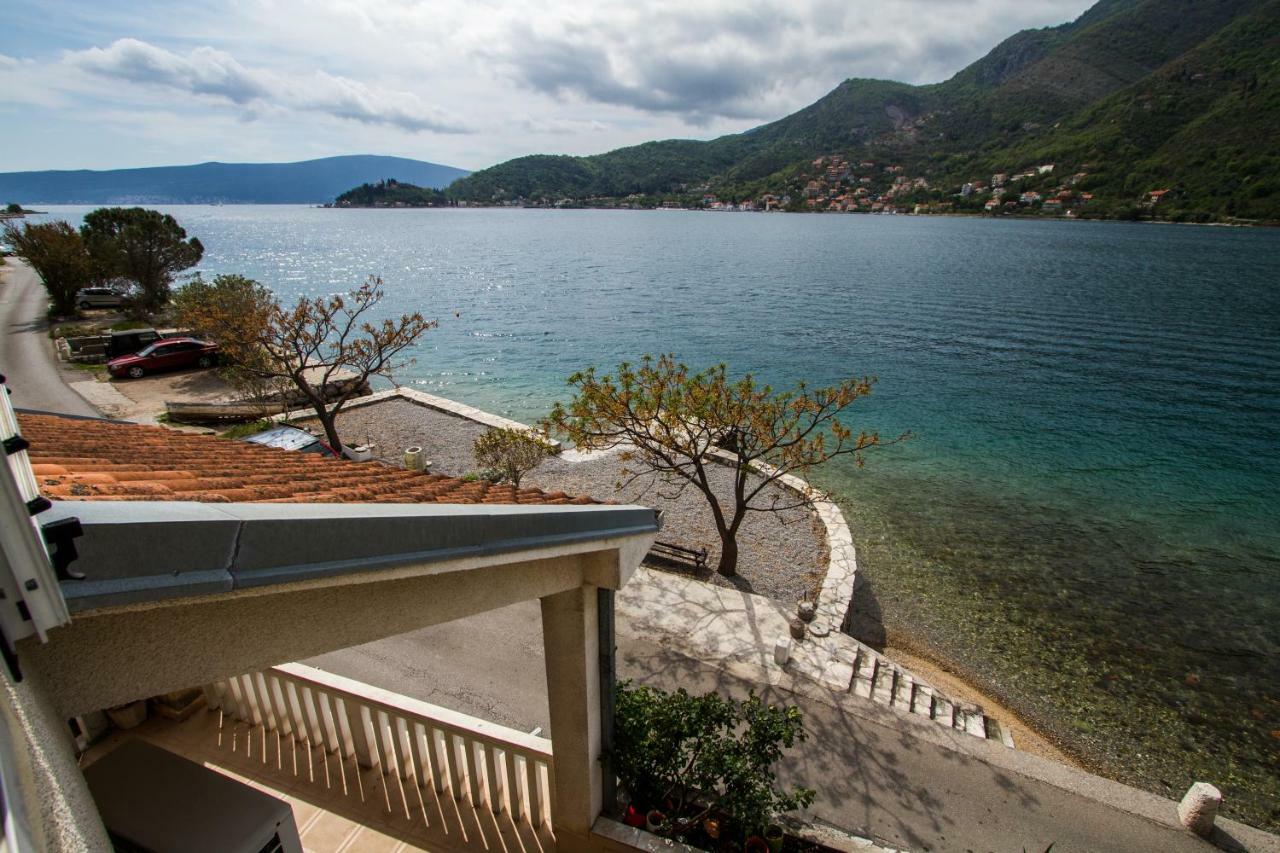 Apartmani Vesna Tivat Ngoại thất bức ảnh