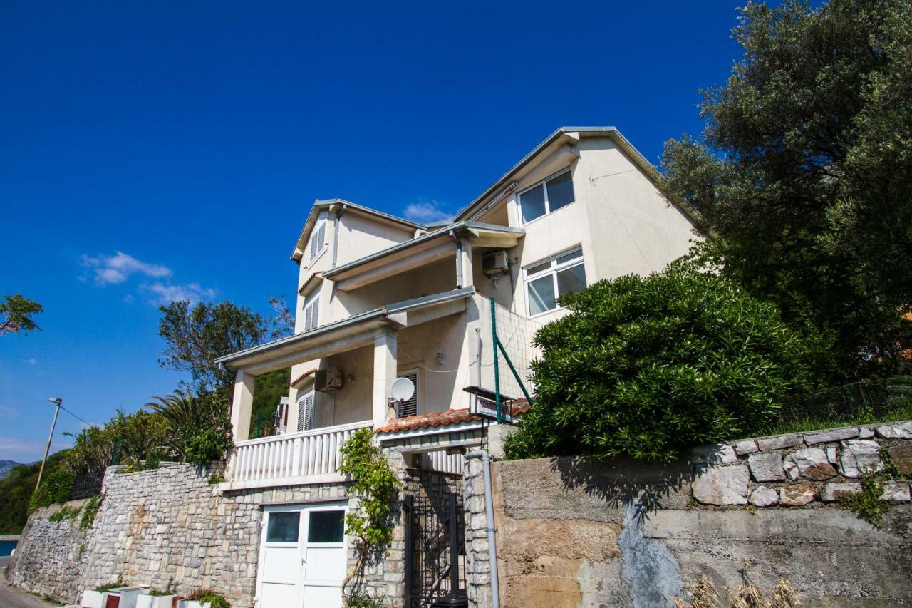 Apartmani Vesna Tivat Ngoại thất bức ảnh