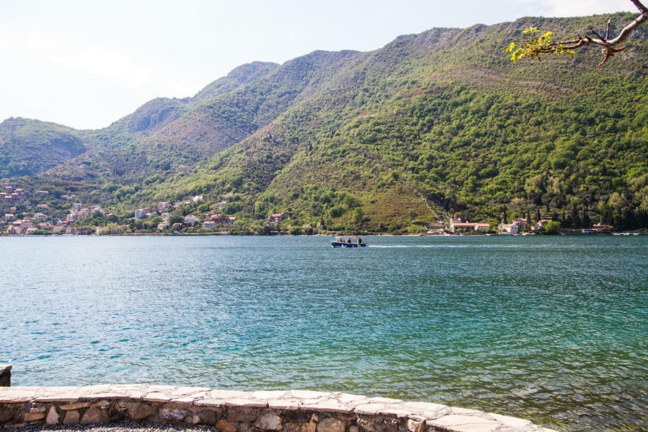 Apartmani Vesna Tivat Ngoại thất bức ảnh