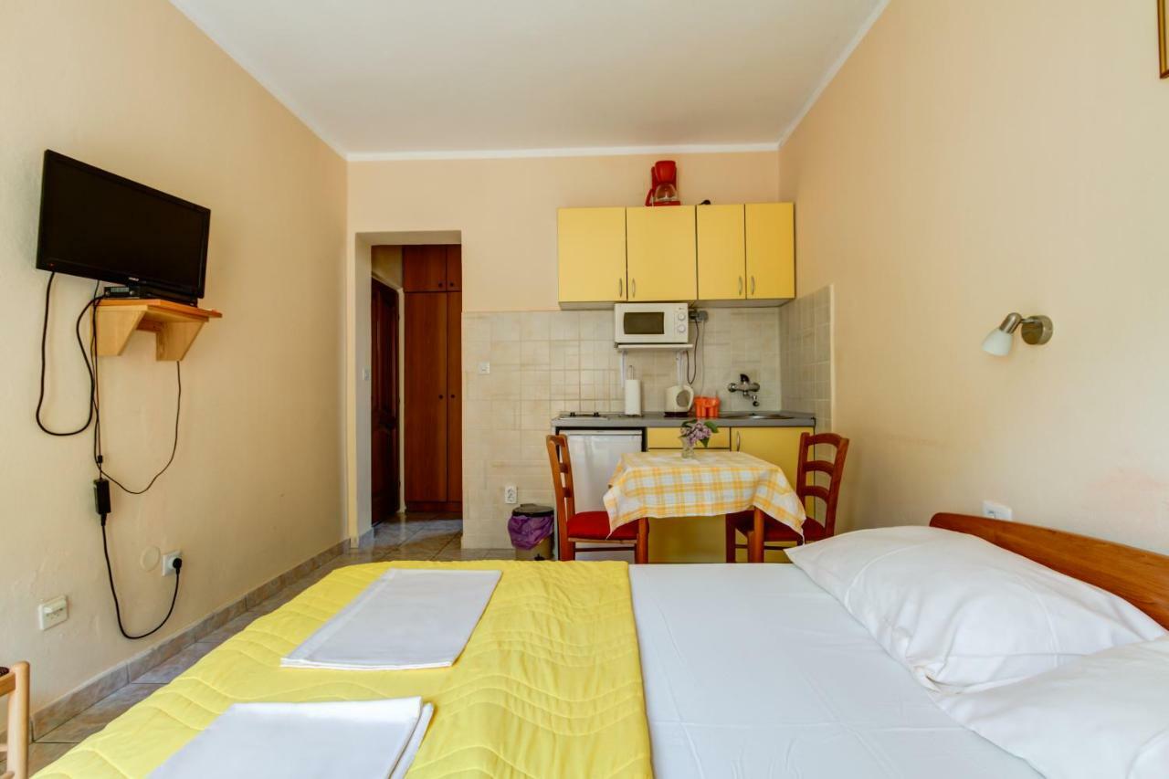 Apartmani Vesna Tivat Ngoại thất bức ảnh
