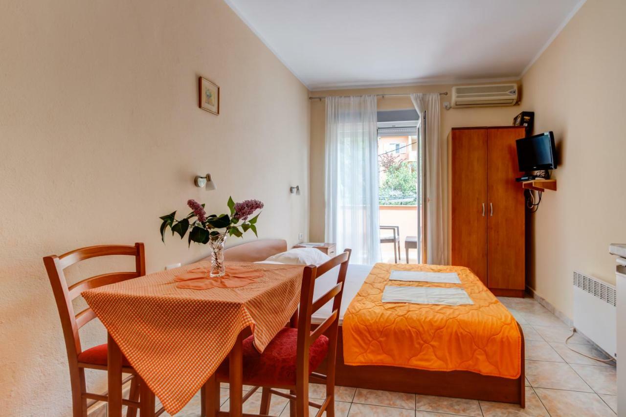 Apartmani Vesna Tivat Ngoại thất bức ảnh
