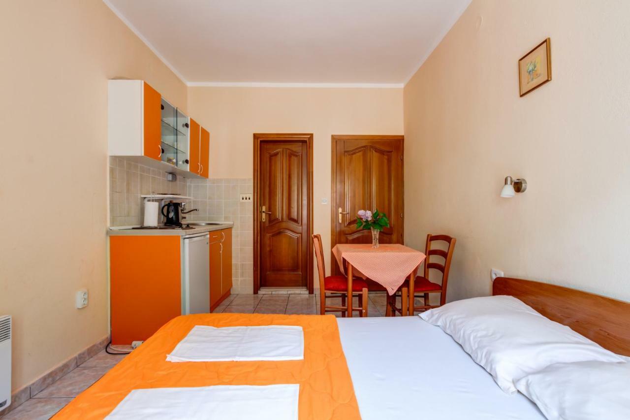 Apartmani Vesna Tivat Ngoại thất bức ảnh