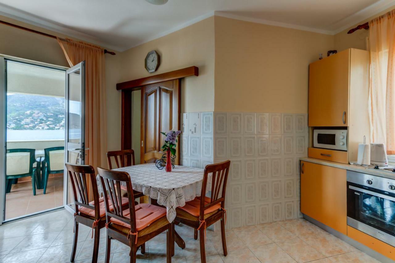 Apartmani Vesna Tivat Ngoại thất bức ảnh