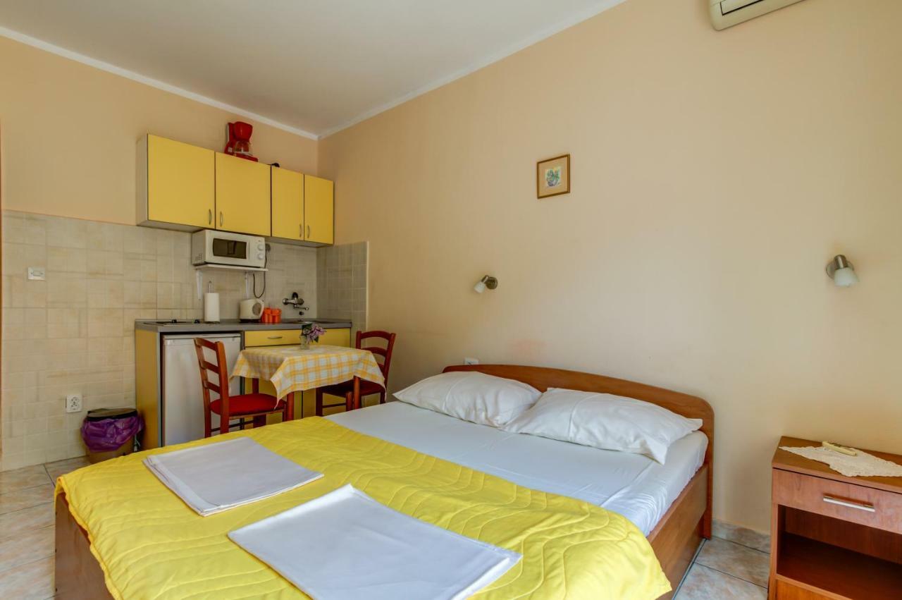 Apartmani Vesna Tivat Ngoại thất bức ảnh