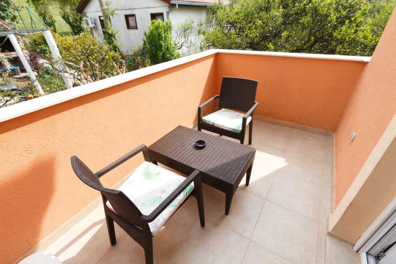 Apartmani Vesna Tivat Ngoại thất bức ảnh