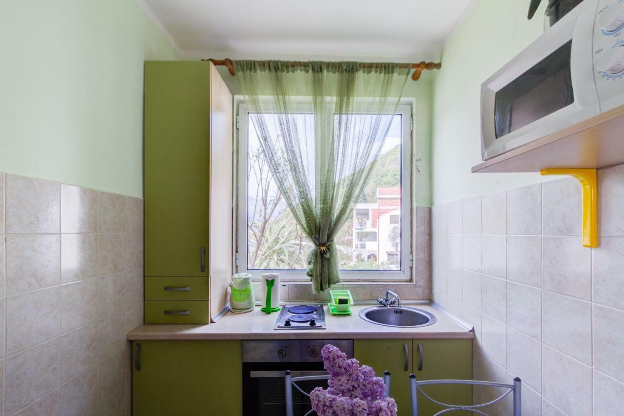 Apartmani Vesna Tivat Ngoại thất bức ảnh