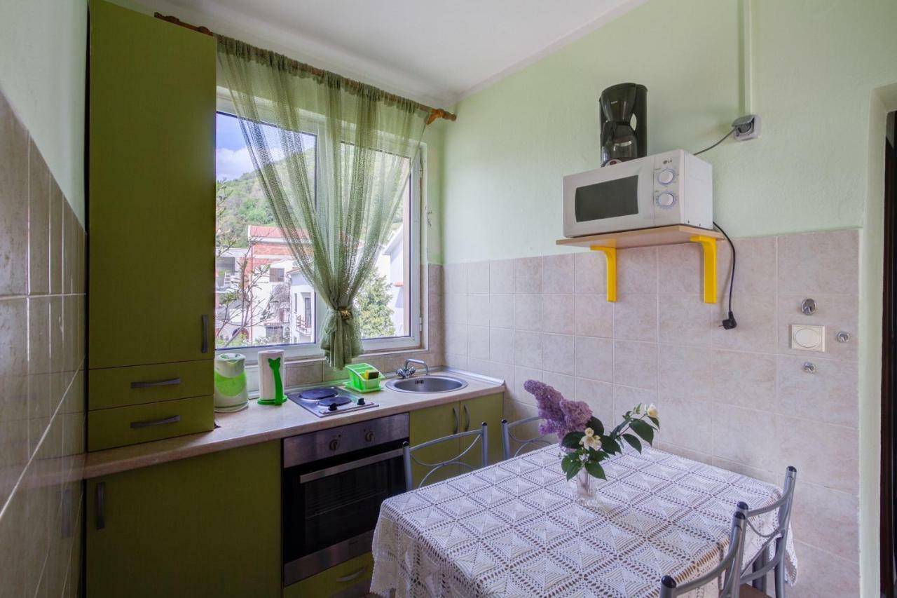 Apartmani Vesna Tivat Ngoại thất bức ảnh