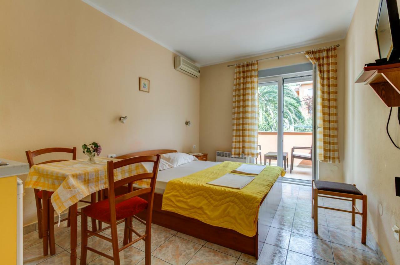 Apartmani Vesna Tivat Ngoại thất bức ảnh