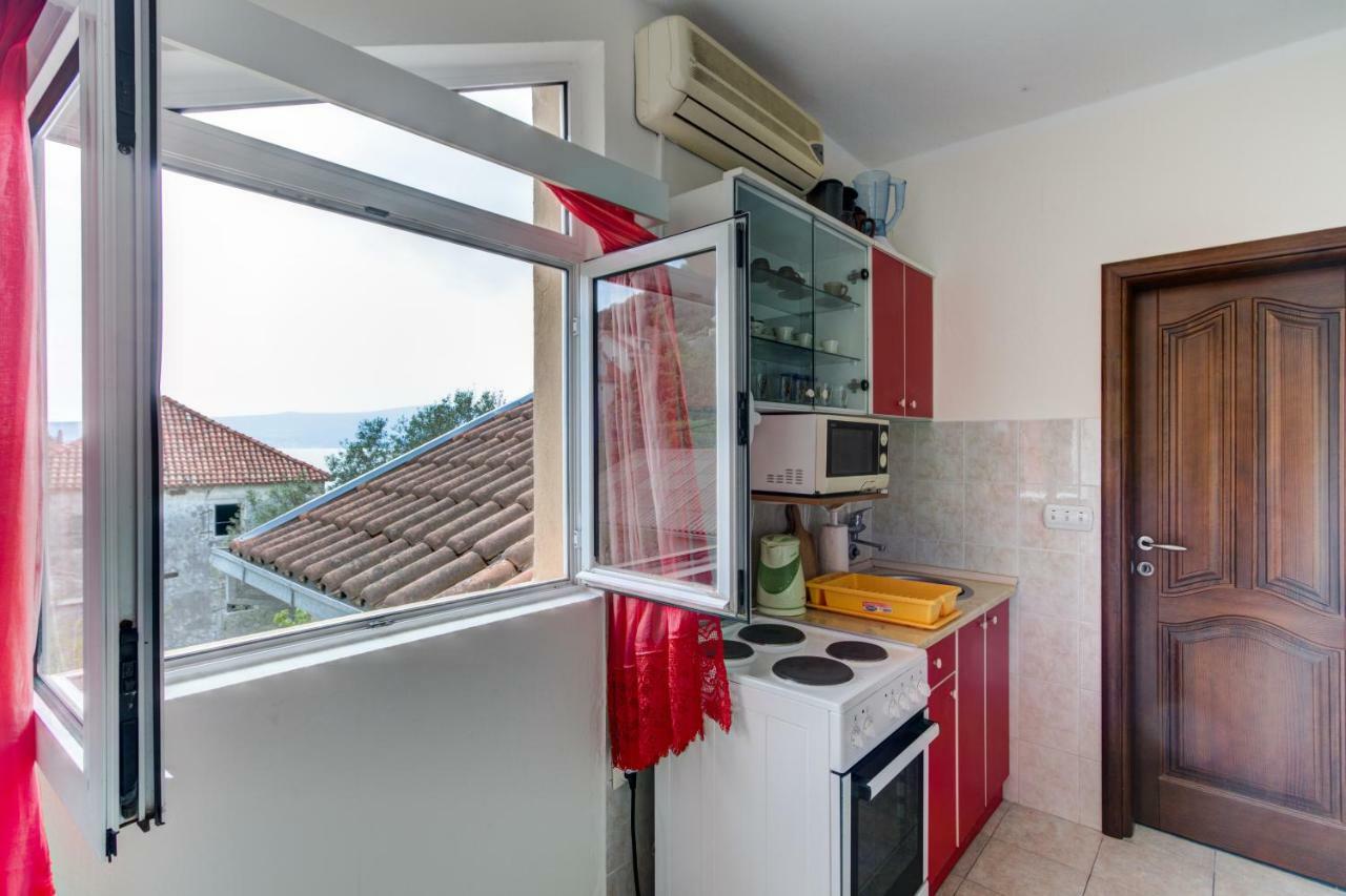 Apartmani Vesna Tivat Ngoại thất bức ảnh