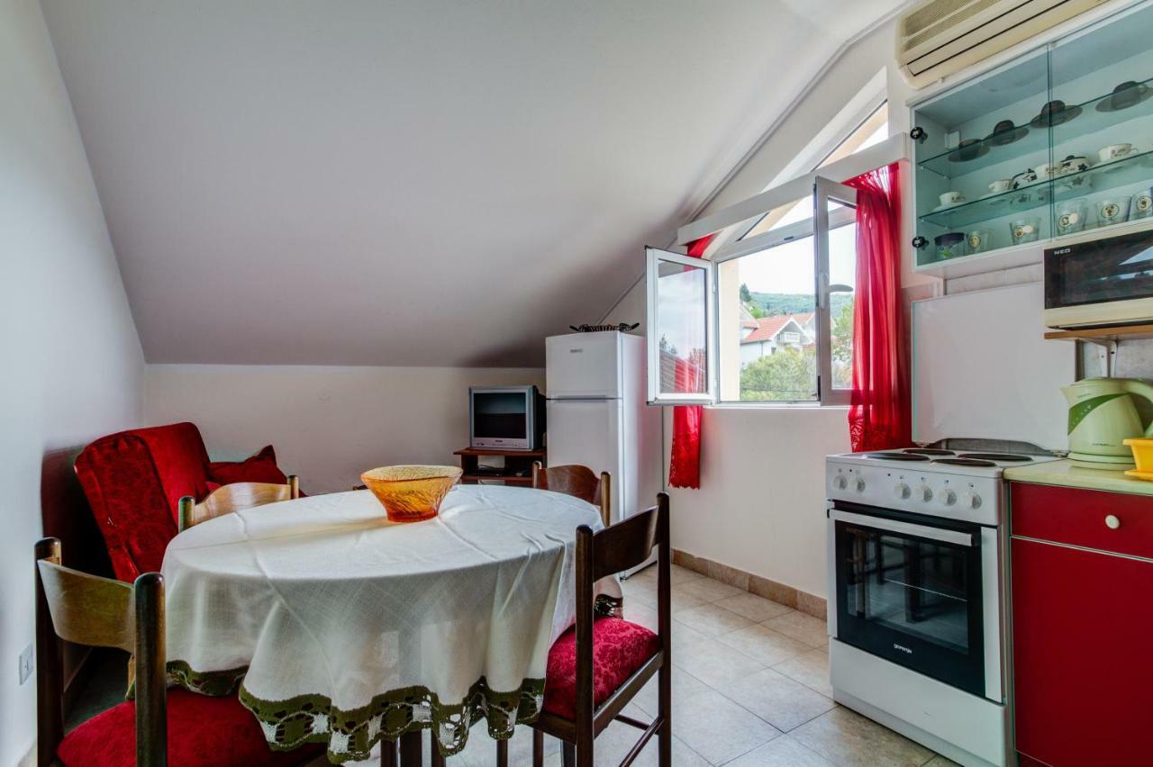 Apartmani Vesna Tivat Ngoại thất bức ảnh
